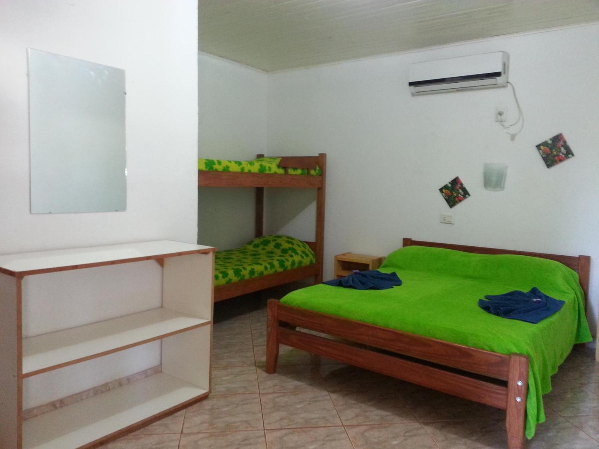 Hotel Y Residencial Amigos Пуерто-Іґуасу Екстер'єр фото