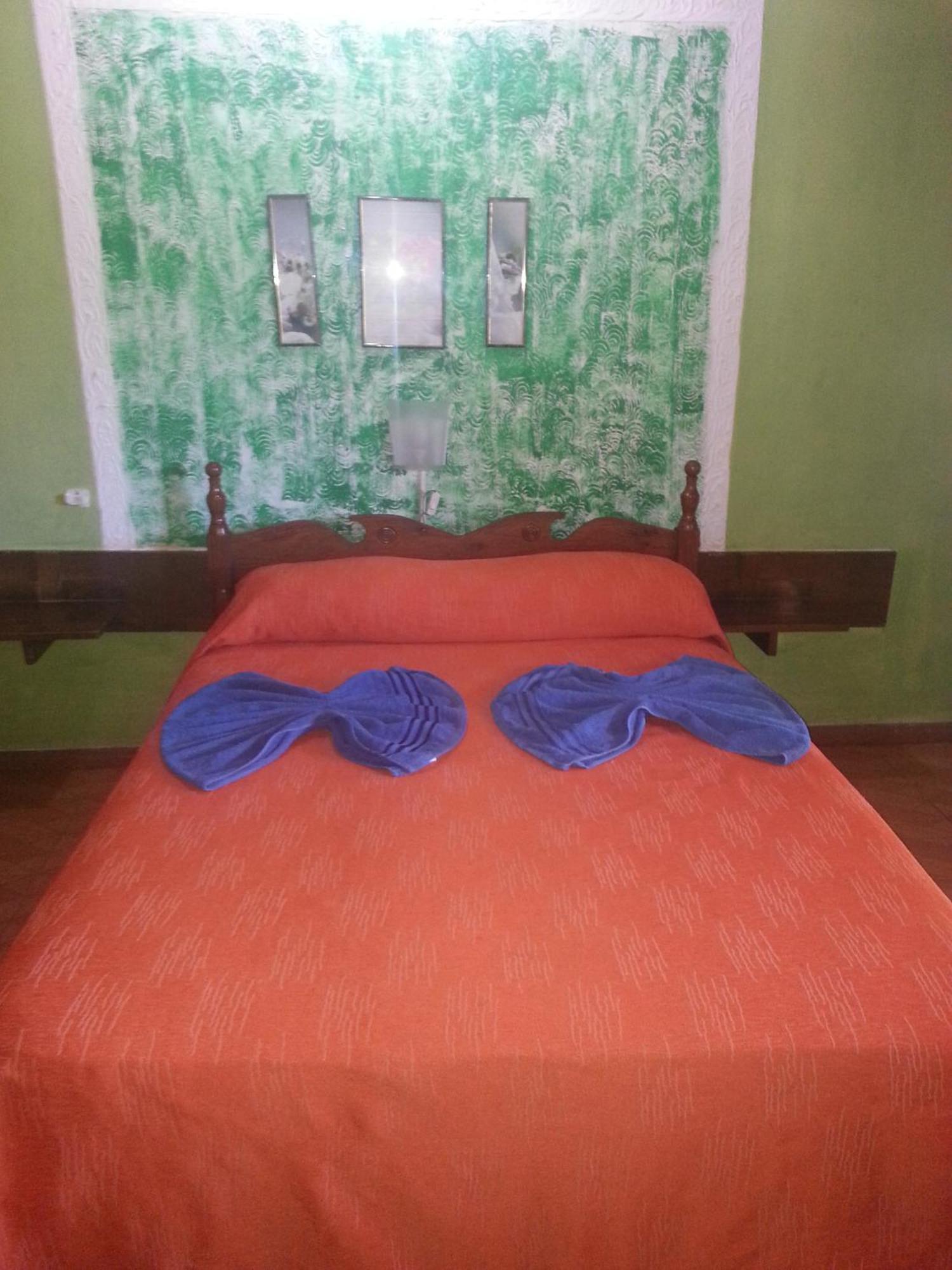 Hotel Y Residencial Amigos Пуерто-Іґуасу Екстер'єр фото