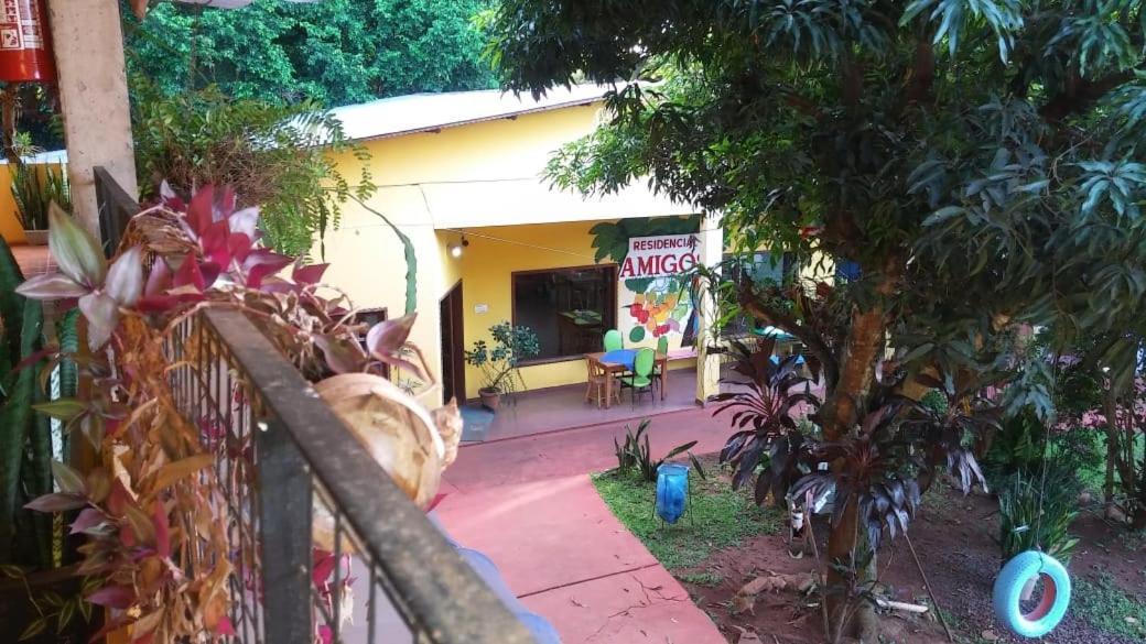 Hotel Y Residencial Amigos Пуерто-Іґуасу Екстер'єр фото