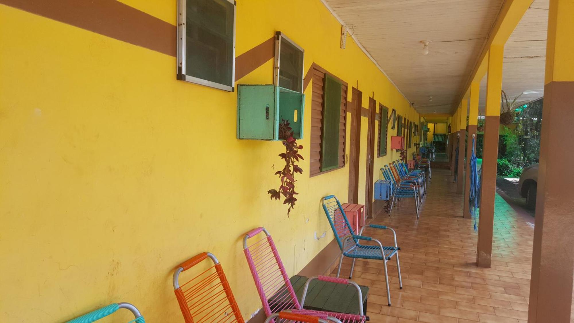 Hotel Y Residencial Amigos Пуерто-Іґуасу Екстер'єр фото