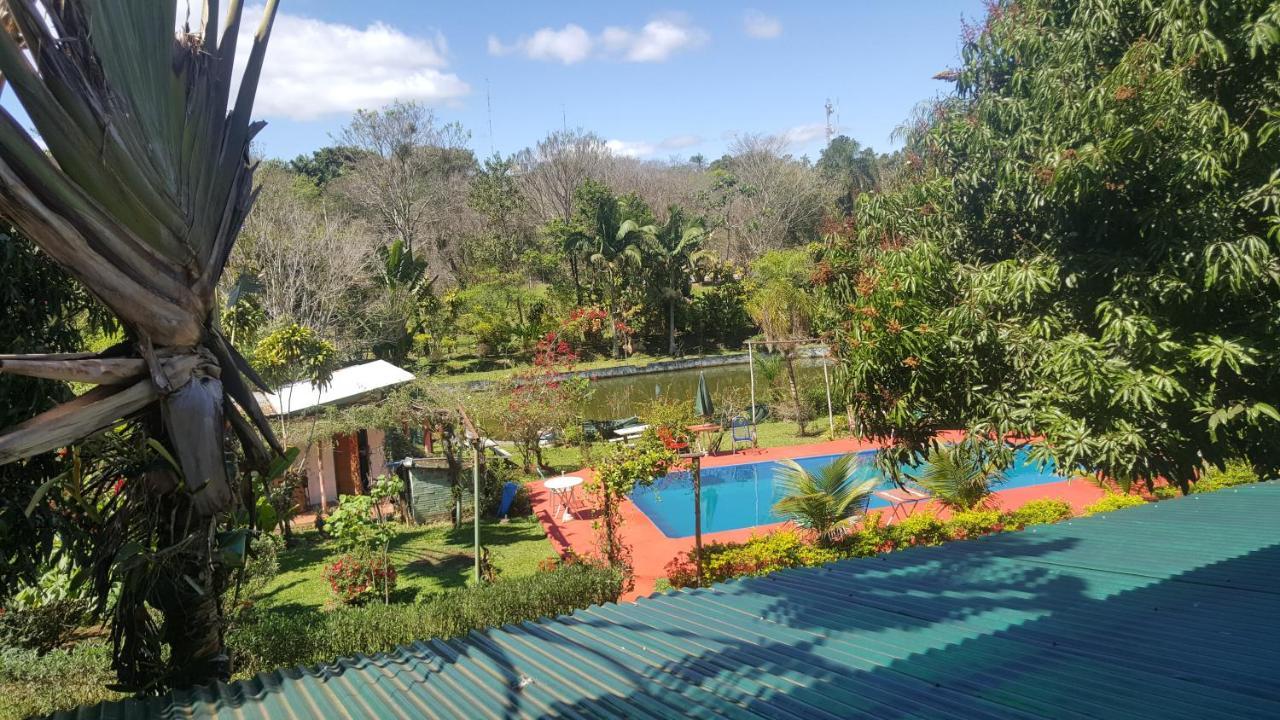 Hotel Y Residencial Amigos Пуерто-Іґуасу Екстер'єр фото